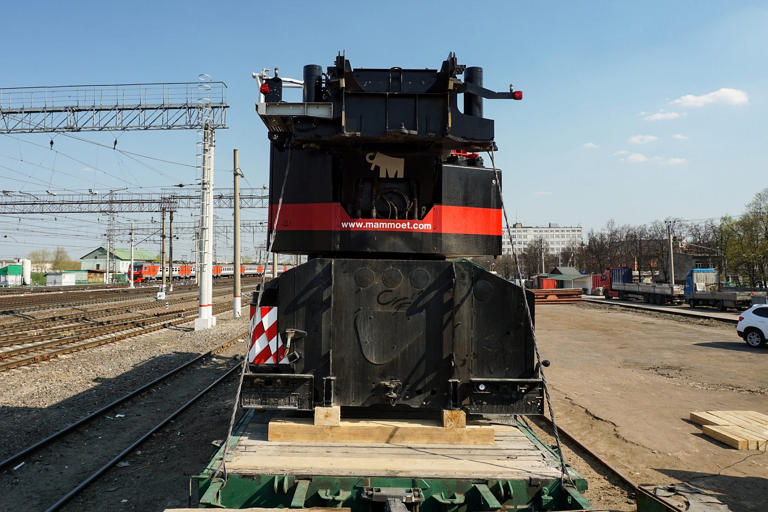 ЖД перевозка автокрана Liebherr LTM 1130 на двух универсальных платформах